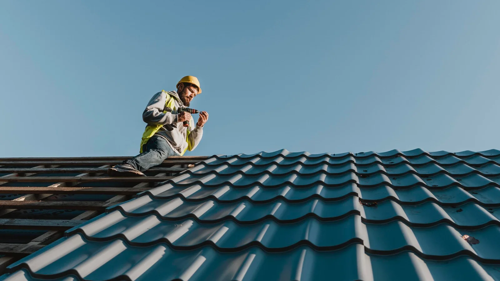 how do i know if a roofing company is legit
