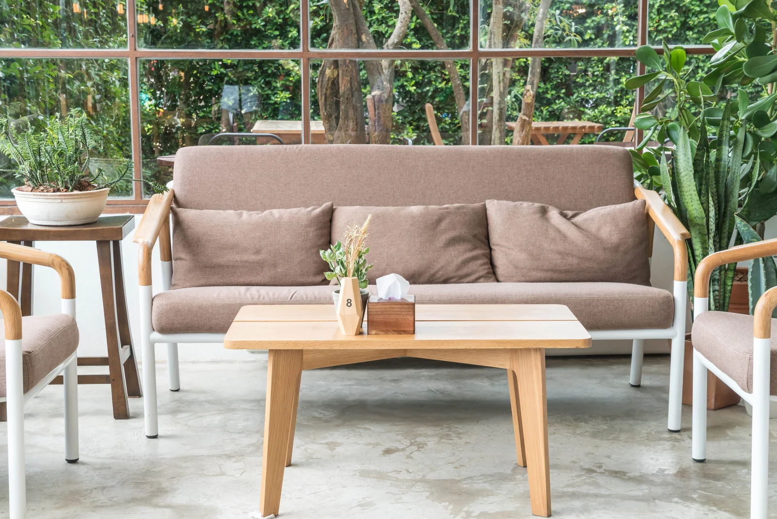 How to choose outdoor patio furniture at your local store